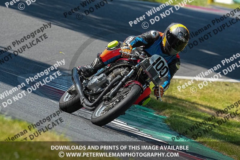 cadwell park;cadwell park photographs;cadwell trackday photographs;enduro digital images;event digital images;eventdigitalimages;peter wileman photography;racing digital images;trackday digital images;trackday photos
